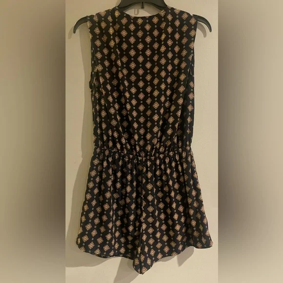 Forever 21 Romper - Picture 5 of 8